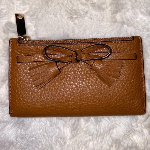 KATE SPADE wallet for sale! Looks brand new never really used it much! - Picture 1 of 4